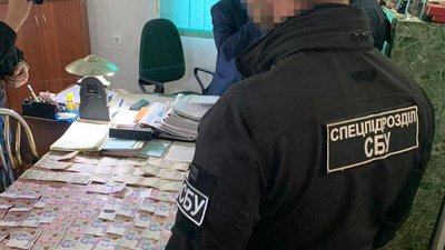 Посадовці лісгоспу на Одещині вимагали хабарі за нелегальний продаж деревини – СБУ Посадовці лісгоспу на Одещині вимагали хабарі за нелегальний продаж деревини – СБУ