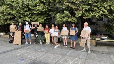 В Ужгороді 19-й день триває мирна акція проти відставки Михайла Федорова