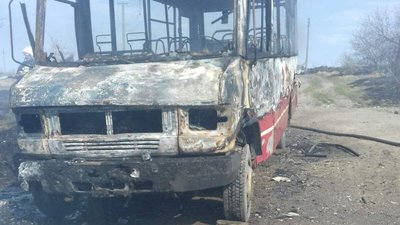 На Львівщині через пожежу трави згоріли три автобуси