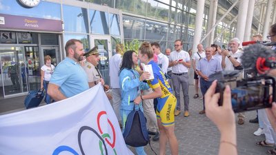 Олену Старікову зустріли в аеропорту "Львів" Олену Старікову зустріли в аеропорту "Львів"