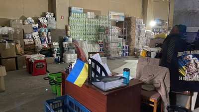"Усі чомусь думали, що ми Червоний Хрест". Як "Халабуда" стала центром тяжіння і підтримки для маріупольців "Усі чомусь думали, що ми Червоний Хрест". Як "Халабуда" стала центром тяжіння і підтримки для маріупольців