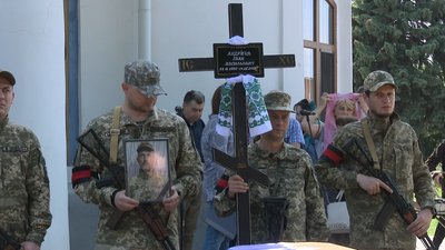 "Дуже мужня людина": у Полтаві попрощалися з чотирма бійцями, які полягли на війні "Дуже мужня людина": у Полтаві попрощалися з чотирма бійцями, які полягли на війні