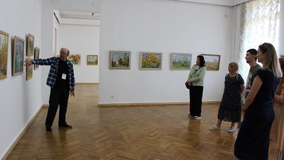 Екскурсії з музичним супроводом, майстер-клас, перформанс: як пройшла "Ніч музеїв" у художньому музеї Дніпра Екскурсії з музичним супроводом, майстер-клас, перформанс: як пройшла "Ніч музеїв" у художньому музеї Дніпра