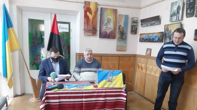 У Тернополі презентували календар "Державність України" У Тернополі презентували календар "Державність України"