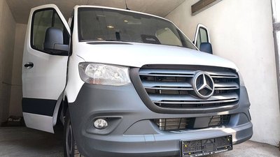 Німеччина передала Миколаєву авто для перевезення людей з івалідністю