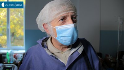 "Всі у важкому стані". Репортаж з "ковідного" відділення одеської лікарні "Всі у важкому стані". Репортаж з "ковідного" відділення одеської лікарні