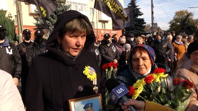 "Це місце у Житомирі для нас святе": матері загиблих воїнів про відкриття пам'ятника захисникам "Це місце у Житомирі для нас святе": матері загиблих воїнів про відкриття пам'ятника захисникам