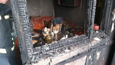 Пожежа у 16-поверхівці: харківські рятувальники евакуювали 25 людей Пожежа у 16-поверхівці: харківські рятувальники евакуювали 25 людей