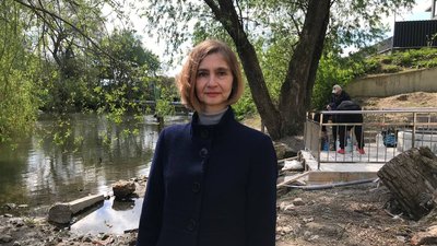 У Тернополі в парку зрізали дерева та роблять благоустрій У Тернополі в парку зрізали дерева та роблять благоустрій