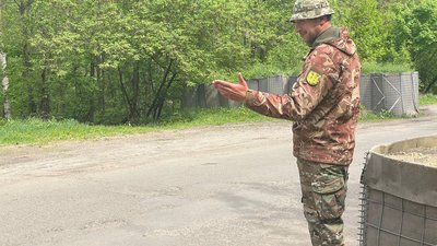 "Моя боєздатність вже не та": історія військовослужбовця з Сум, який роздає повістки "Моя боєздатність вже не та": історія військовослужбовця з Сум, який роздає повістки