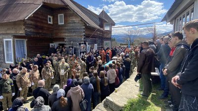 На Закарпатті попрощалися із полеглим на війні Дмитром Петрюком