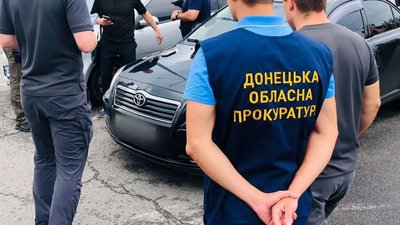 Понад тисячу доларів — за звільнення від військової служби. На Донеччині судитимуть начальника терцентру комплектування