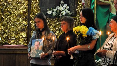 У Житомирі попрощалися з танкістом 25 окремої повітряно-десантної бригади Сергієм Гаврилюком У Житомирі попрощалися з танкістом 25 окремої повітряно-десантної бригади Сергієм Гаврилюком