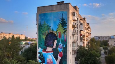 Атом, дитячі ескізи, та Берегиня: мурали Сєвєродонецька
