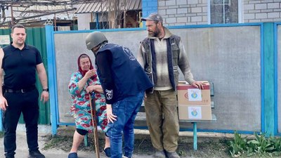 Прикарпатські поліцейські доправили на Київщину гуманітарну допомогу