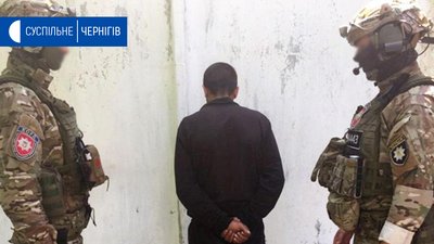 Затримали підозрюваних у побитті й пограбуванні 84-річної бабусі з Коропа