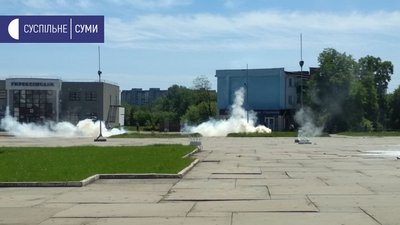 У Сумах тероборонівці відпрацьовували захист адмінбудівлі У Сумах тероборонівці відпрацьовували захист адмінбудівлі