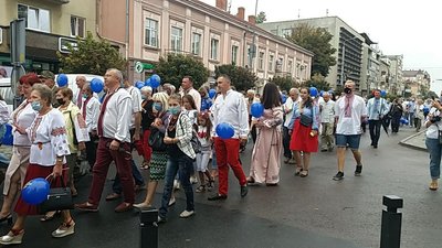Майже три сотні людей пройшли ходою центром Франківська Майже три сотні людей пройшли ходою центром Франківська