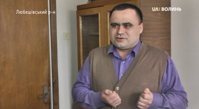 На Волині юнаки облаштували тренажерний зал у занедбаній хаті На Волині юнаки облаштували тренажерний зал у занедбаній хаті
