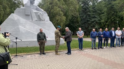 "Були в найгарячіших точках": у Полтаві військових привітали із Днем морської піхоти "Були в найгарячіших точках": у Полтаві військових привітали із Днем морської піхоти