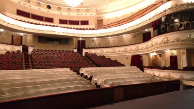 Велика зала драмтеатру Велика зала драмтеатру