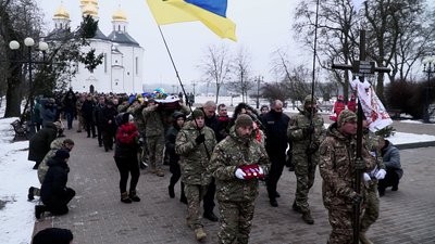 На Чернігівщині попрощалися з двома бійцями, які загинули на сході України На Чернігівщині попрощалися з двома бійцями, які загинули на сході України