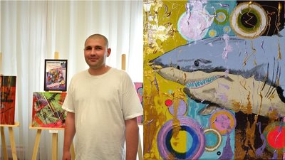 "Спочатку соромився показувати роботи". Як інженер локомотивного депо зі Знам'янки малює картини