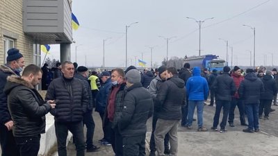 На Черкащині мітингують далекобійники. Що вимагають