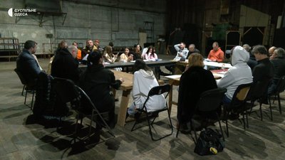 В Українському театрі в Одесі готують «Український вестерн» В Українському театрі в Одесі готують «Український вестерн»
