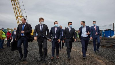 Зеленський прибув на Рівненщину: куди їде президент та як зустрічають Зеленський прибув на Рівненщину: куди їде президент та як зустрічають