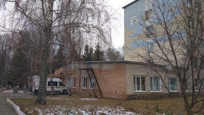 Не знайшли місця для госпіталізації. На Сумщині поховали жінку, яка померла під лікарнею Не знайшли місця для госпіталізації. На Сумщині поховали жінку, яка померла під лікарнею