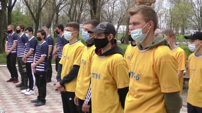 Сотня учнів Херсонщини взяла участь в обласному етапі ігор "Козацька наснага" Сотня учнів Херсонщини взяла участь в обласному етапі ігор "Козацька наснага"