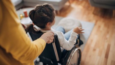 Дитина з інвалідністю, матері ВПО