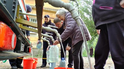 Жителям Костянтинівки рятувальники щодня розвозять до 25 тонн води