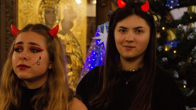 Ангел, чорт та ірод. В Одесі проводять акцію "Різдво Разом" Ангел, чорт та ірод. В Одесі проводять акцію "Різдво Разом"