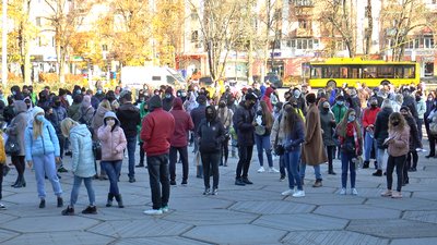 У Полтаві працівники кафе та ресторанів просили не залишати їх без роботи У Полтаві працівники кафе та ресторанів просили не залишати їх без роботи