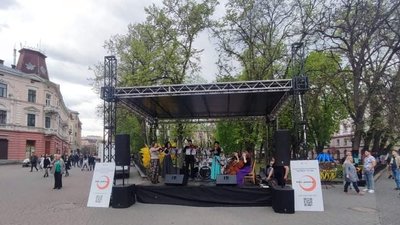 У Франківську стартував п'ятий сезон благодійних концертів "На шапку". Зібрали майже 30 тис. грн