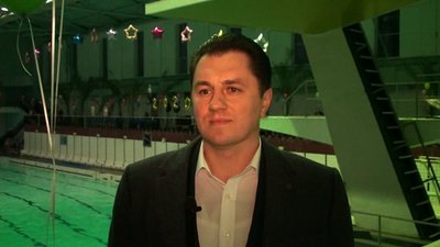 організатор шоу «Ялинка на воді», заступник директора спортивного комплексу «Мотор Січ» Дмитро Петров організатор шоу «Ялинка на воді», заступник директора спортивного комплексу «Мотор Січ» Дмитро Петров