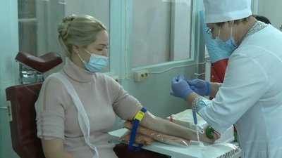 У Херсоні триває благодійна акція зі збору донорської крові для онкохворих дітей У Херсоні триває благодійна акція зі збору донорської крові для онкохворих дітей