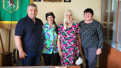 У пам'ять про загиблих: як родини однієї із громад на Житомирщині донатять на підтримку ЗСУ У пам'ять про загиблих: як родини однієї із громад на Житомирщині донатять на підтримку ЗСУ