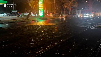 Черги, дрова та затори: який вигляд має Одеса під час відключень електроенергії