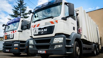 Ужгород отримав від німецького міста-побратима Дармштадта сміттєвоз і вантажний автомобіль