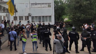 Націоналісти проти ОПЗЖ: поліція з'ясовує обставини сутички під судом у Харкові