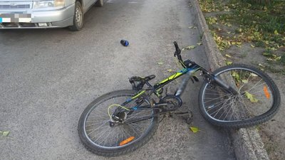 В Олександрії водійка наїхала на девʼятирічного велосипедиста: він отримав травми