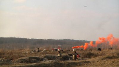 На полігоні під Житомиром десантники та авіація провели спільні навчання На полігоні під Житомиром десантники та авіація провели спільні навчання