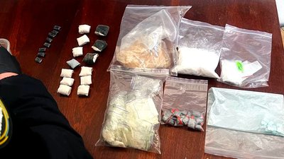 Нацполіція затримала міжрегіональну групу наркоторговців, що діяла на Миколаївщині, Херсонщині та у Києві Нацполіція затримала міжрегіональну групу наркоторговців, що діяла на Миколаївщині, Херсонщині та у Києві
