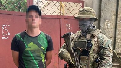 Чоловік, якого затримали за співпрацю з російською армією, 3 жовтня 2023 року Чоловік, якого затримали за співпрацю з російською армією, 3 жовтня 2023 року