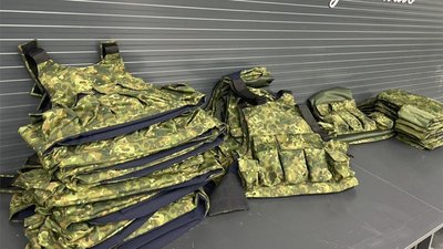 У Чернівцях студія автодизайну шиє бронежилети для бійців ЗСУ