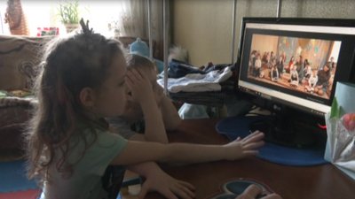 Багатодітна мама з Луцька розповіла, чим забавляє дітей на карантині