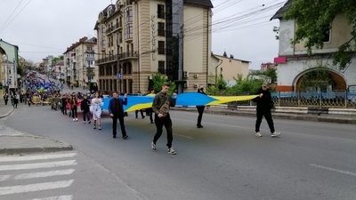 Більше 1 500 осіб пройшли вулицями Тернополя в День Героїв